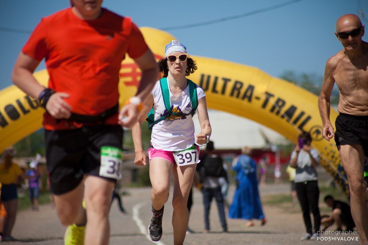 моё лицо перед финишем на Эльтоне)) Подбодрили знатно. Когда от жары холчется нырнуть в лёд