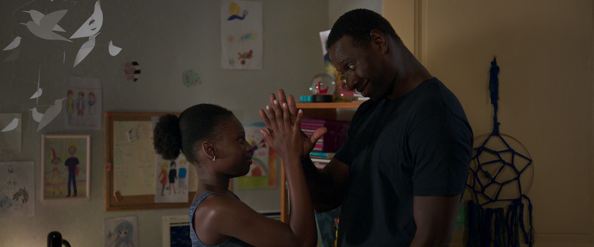 Сара Гэй и Омар Си ина кадре в фильме "Папина дочка"