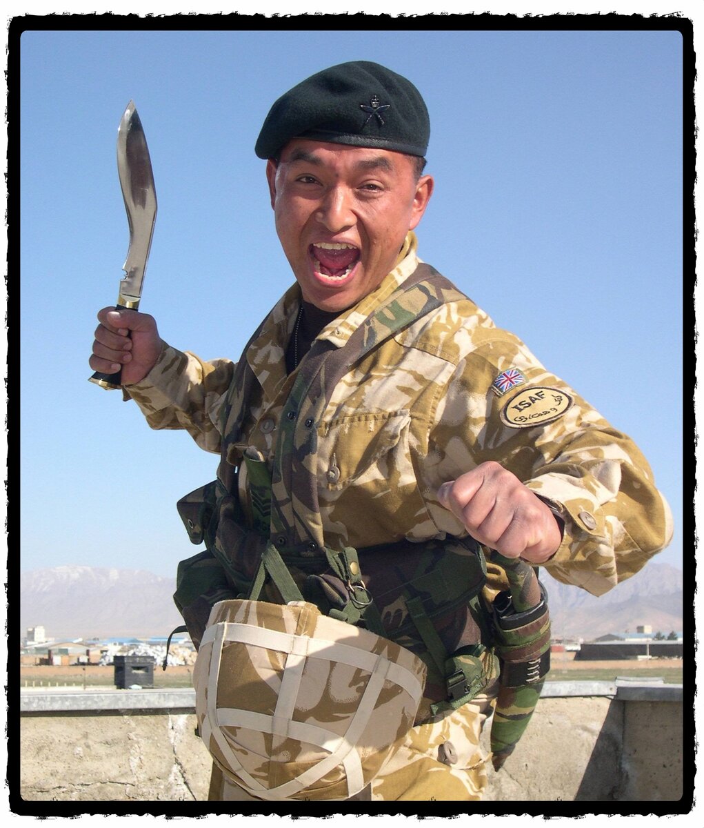Сержант Королевских гуркхских стрелков с ножом-кукри, Афганистан