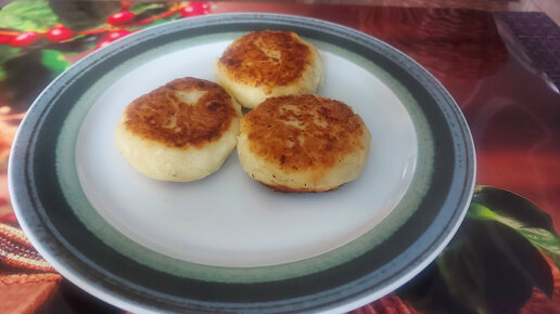 Сырники с яблоками на сковороде