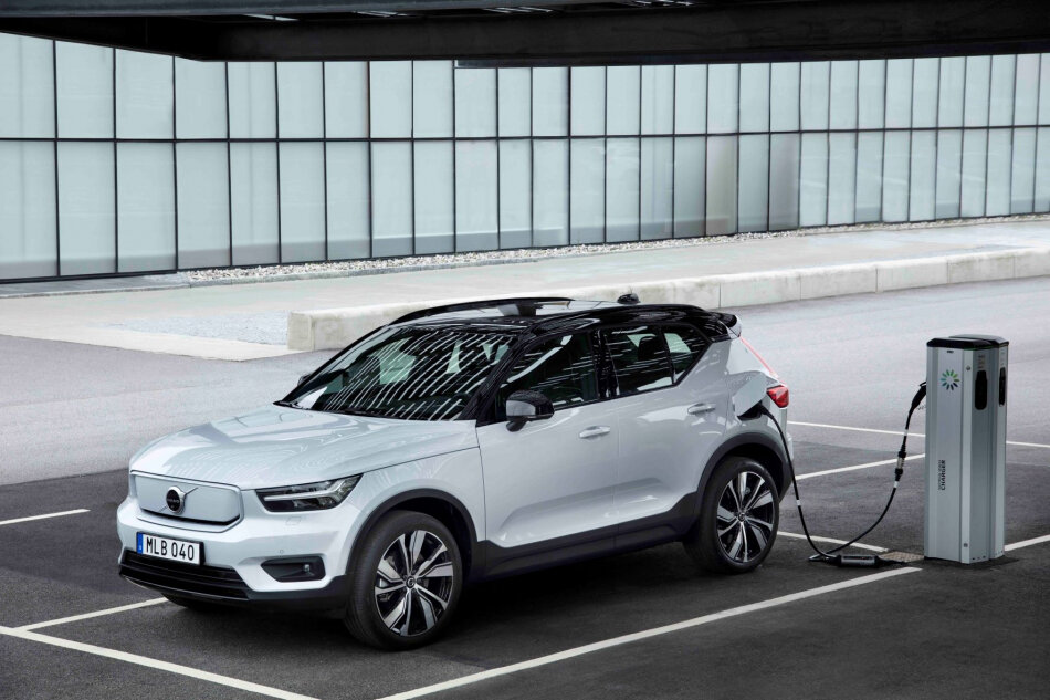 Электрокроссовер Volvo XC40 Recharge