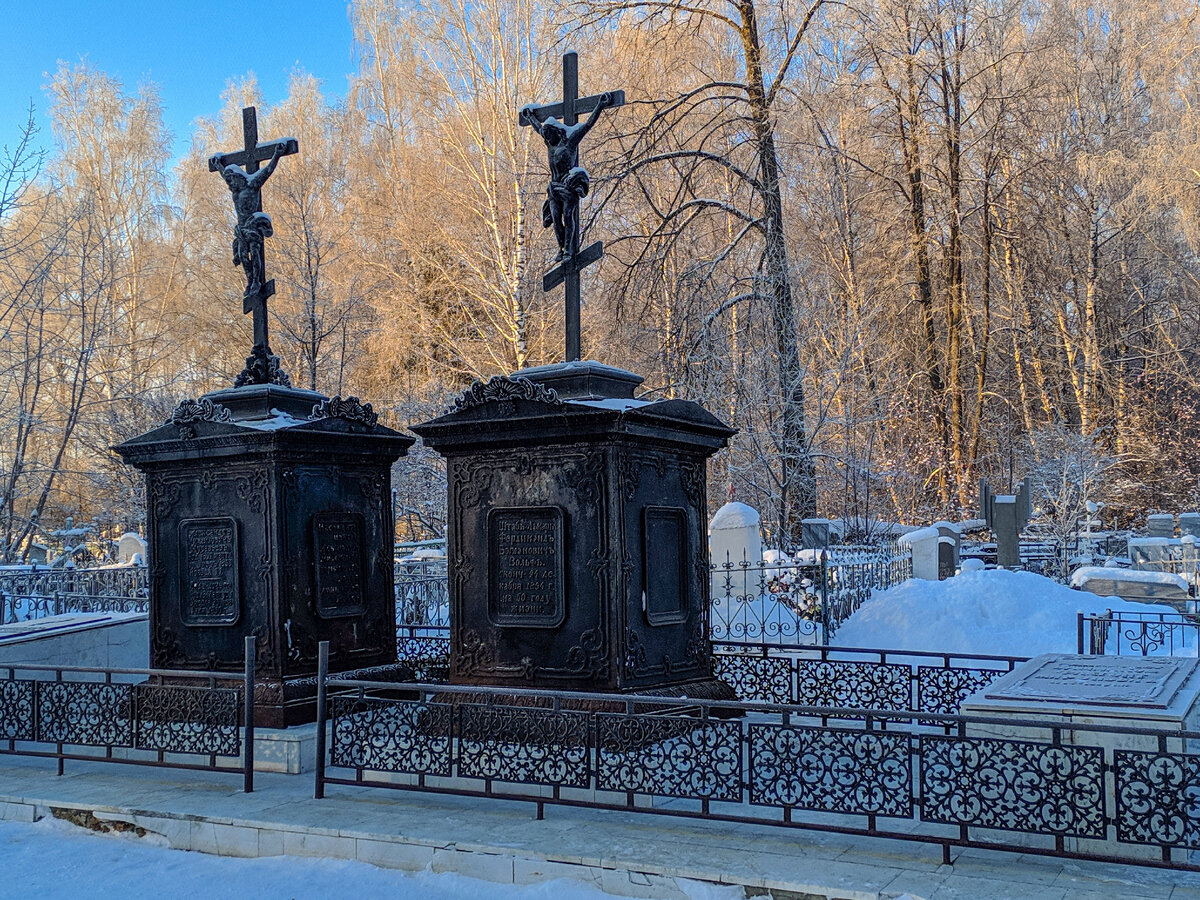 Завальное кладбище. Могилы Декабристов в Тобольске. Завальное кладбище Тобольск. Завальное кладбище в Тобольске могилы. Могила Декабристов в Петербурге.