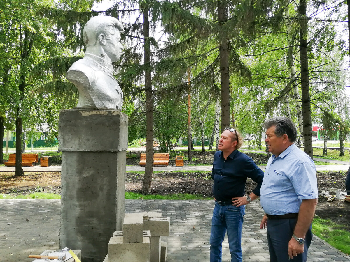 Парк молодежный Сенгилей. Сквер молодежный. Молодежный парк. Районы Владимира.