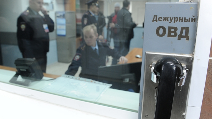 PRAVDA KOMSOMOLSKAYA/RUSSIAN LOOK