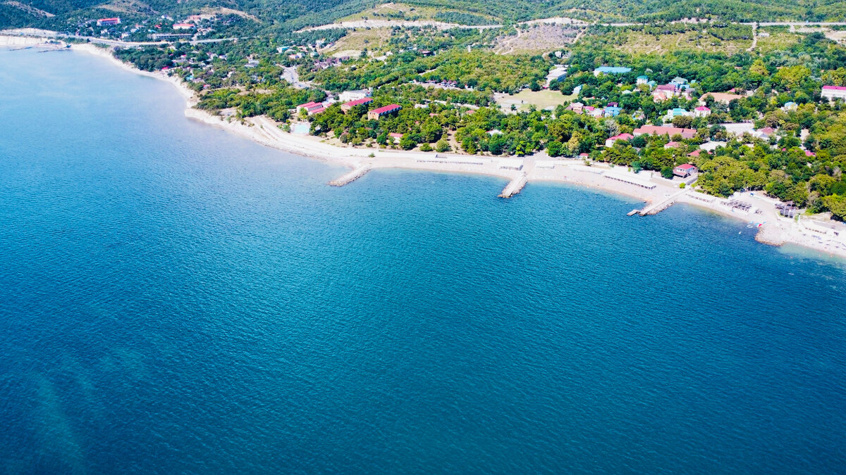 Температура черного моря в кабардинке сегодня. Каварна Болгария. Zelena Laguna Porec. Каварна Болгария достопримечательности. Каварна и Балчик Болгария.