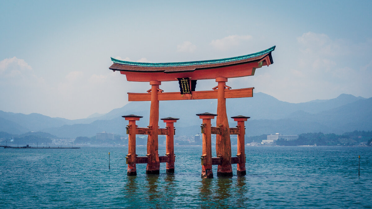 Itsukushima Shrine, Hatsukaichi-shi, Japan 