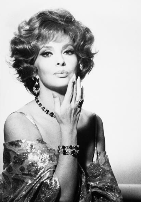   (Gina Lollobrigida) -   ,     1950-      .-9