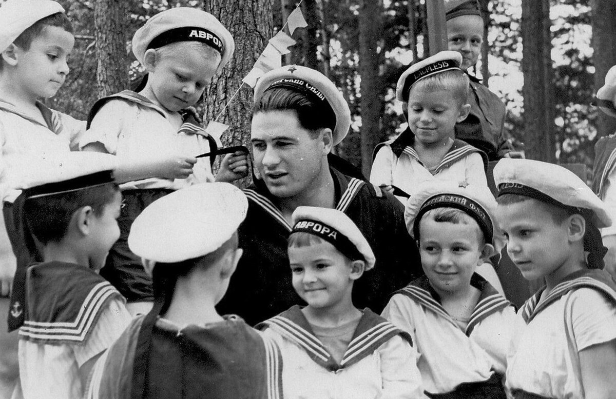 Советские дети хотели быть моряками/URL:https://stylishbag.ru/foto/proekt-deti-sssr-96-foto.html