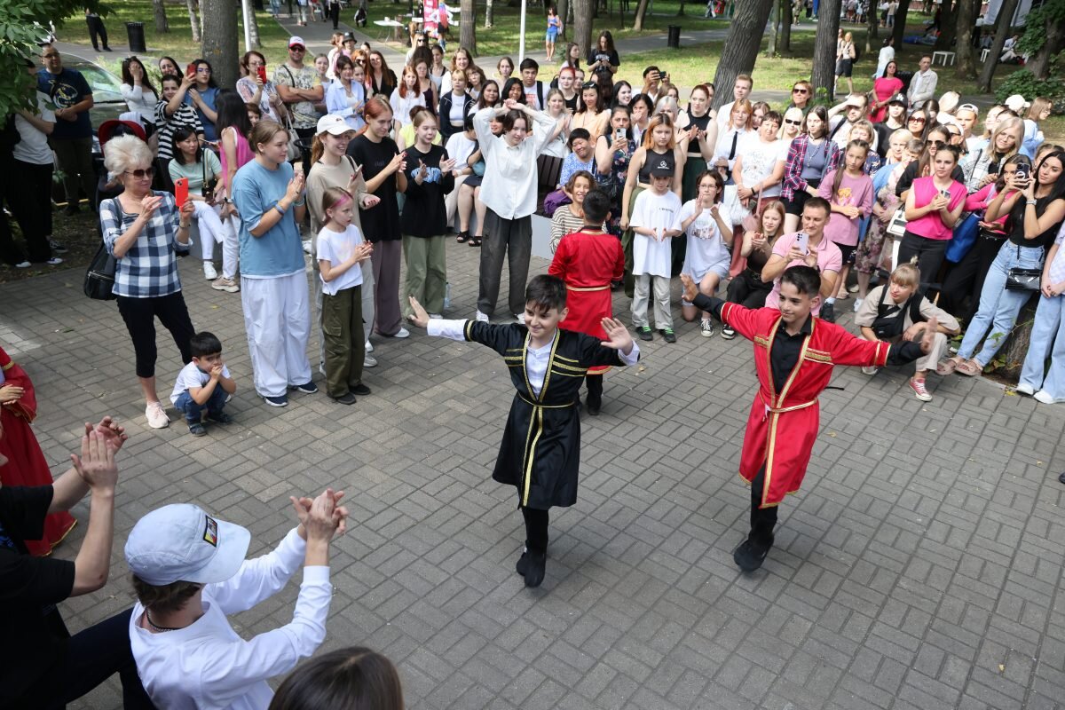    Александр Воложанин Анастасия Красушкина