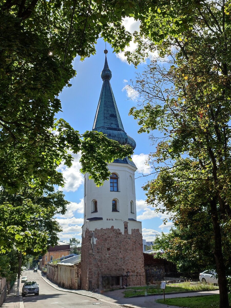 В поисках ведьминого дома нашла такую красивую башню. Башня Ратуши, еще один осколок средневековой истории