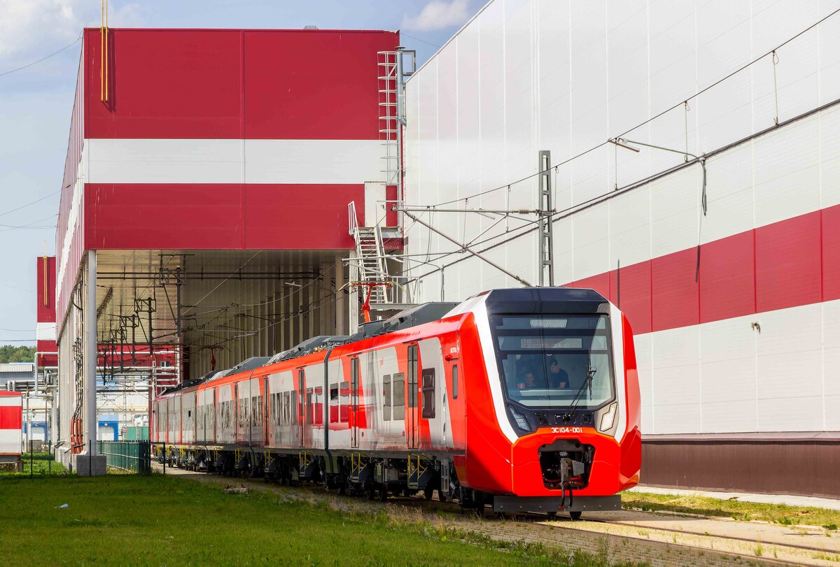  Электропоезд ЭС104-001 на заводе «Уральские локомотивы». Источник: Уральские локомотивы