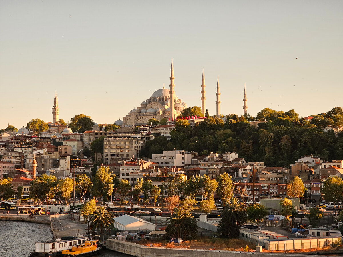 вид на Сулеймание