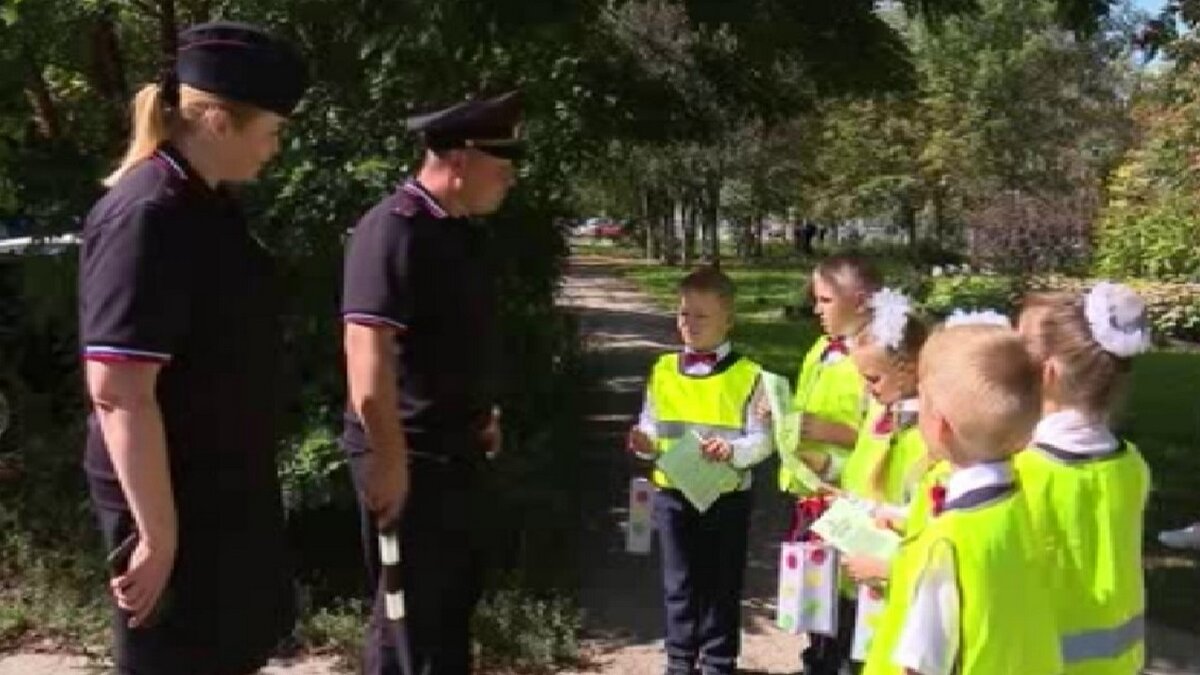 В Курске Движение юных инспекторов помогает сотрудникам ГИБДД следить за  безопасностью | Вести-Курск | Дзен