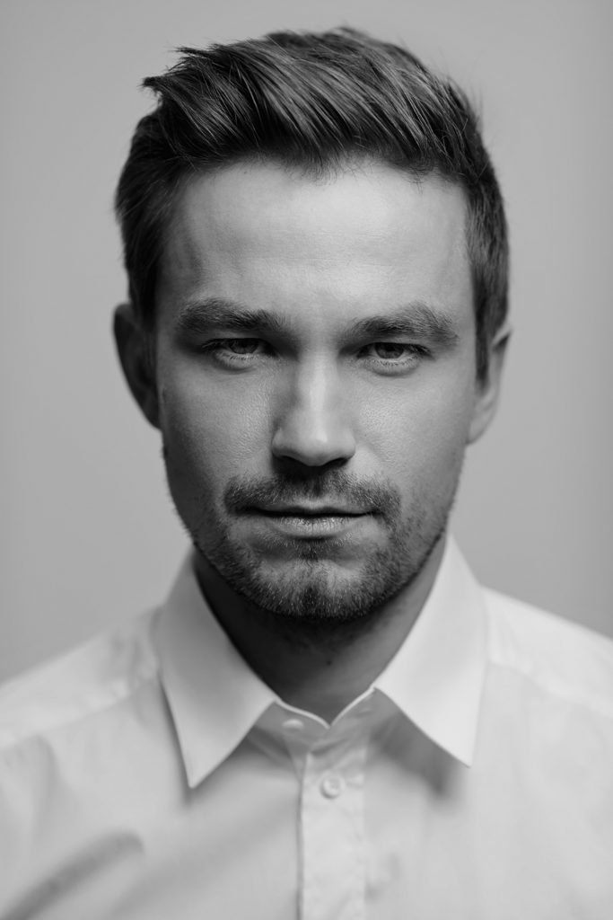 Представитель водолеев - Александр Петров.