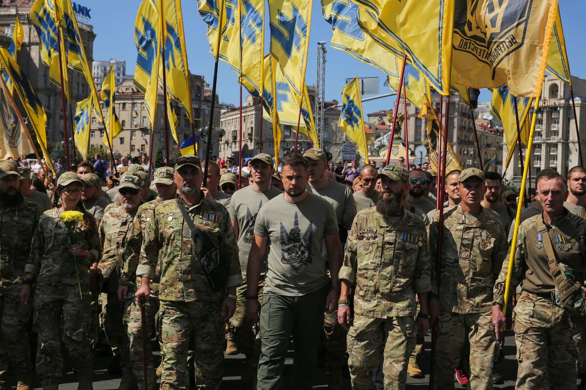    Украинские неофашисты © Sergii Kharchenko/Global Look Press