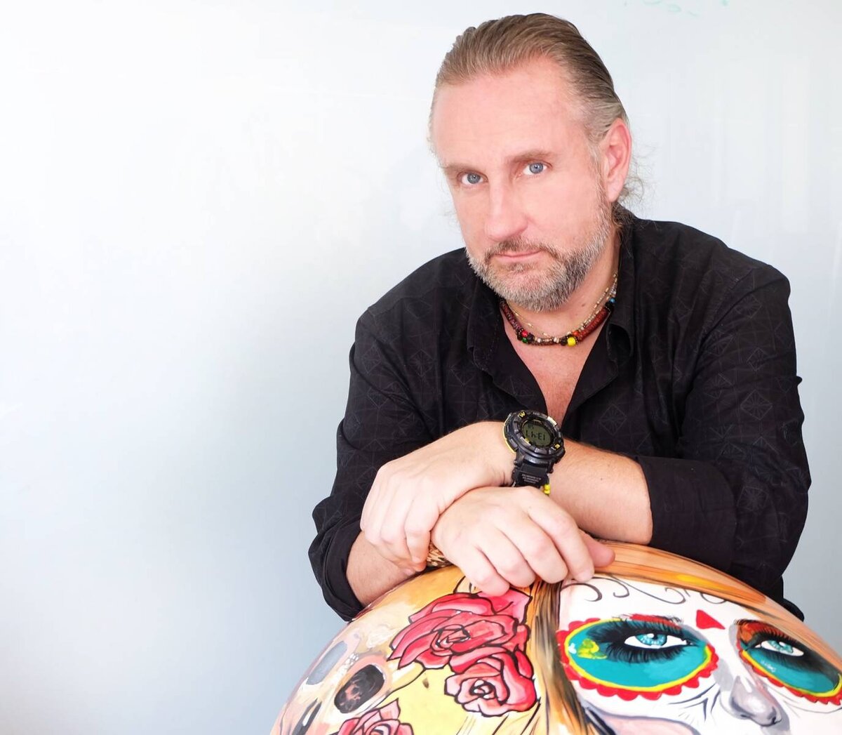 Система сурова и неспешна. Обвиняемые ждут здесь суда в обычных тюрьмах, как правило, переполненных. Ждут подолгу, сидя в камерах вместе с преступниками.