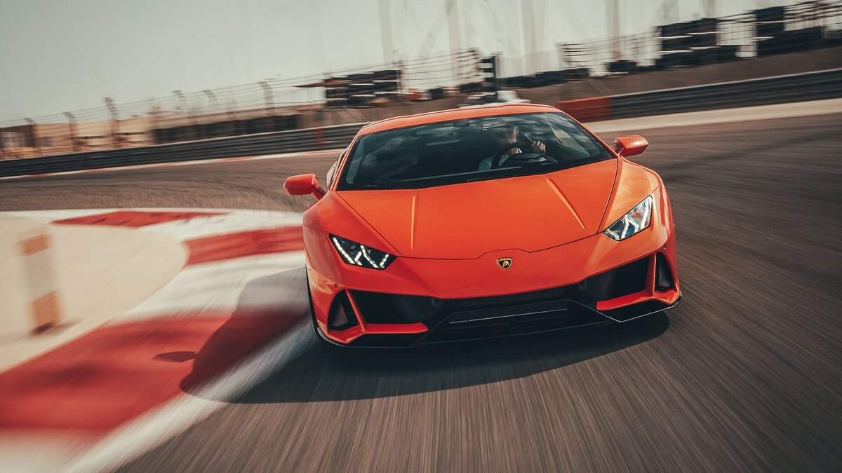 Lamborghini Huracan EVO оранжевый