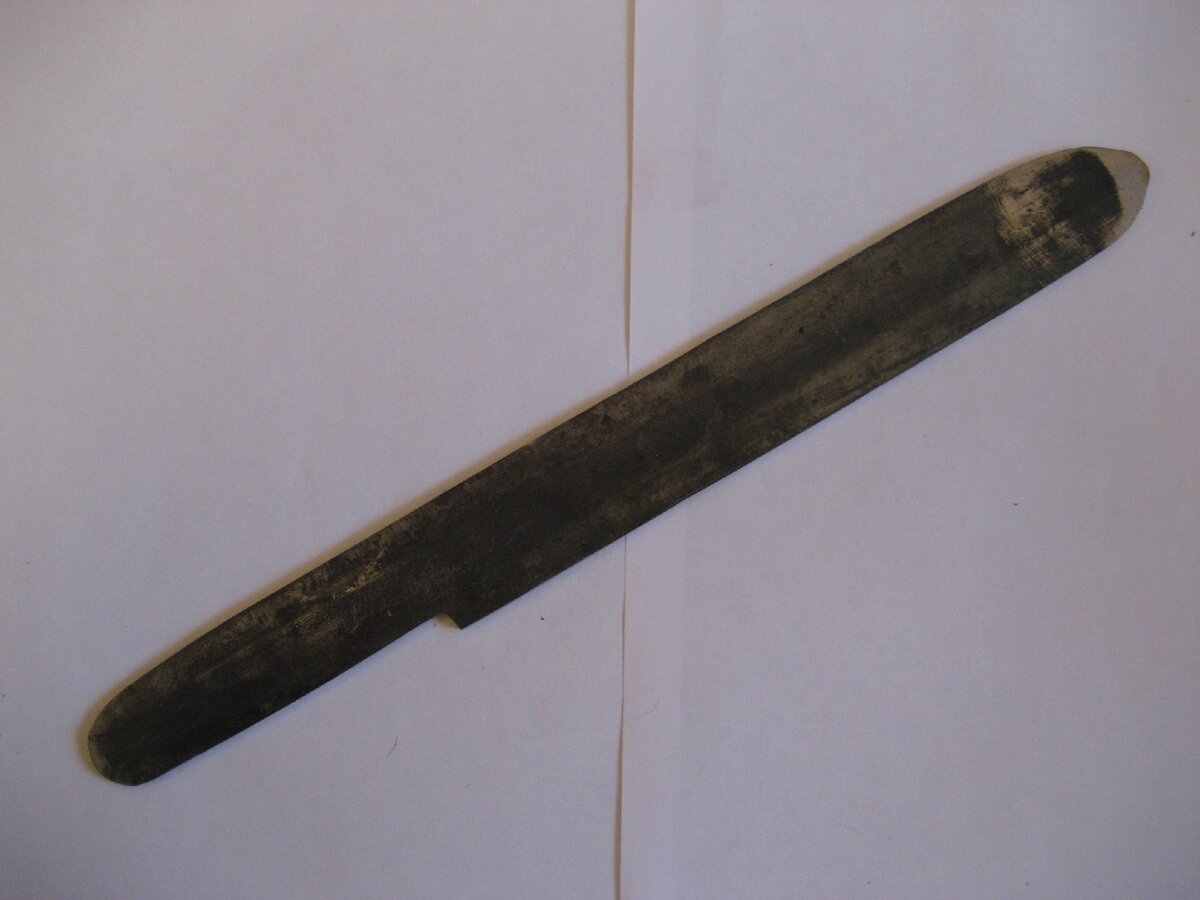 Вот такие полосы толщиной 3,5мм. Немного уже подточил для будущего кухонного ножа. 