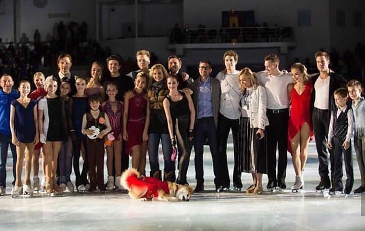 Шоу "Чемпионы на Льду" 2019 год. Фото Instagram azagitova.russia