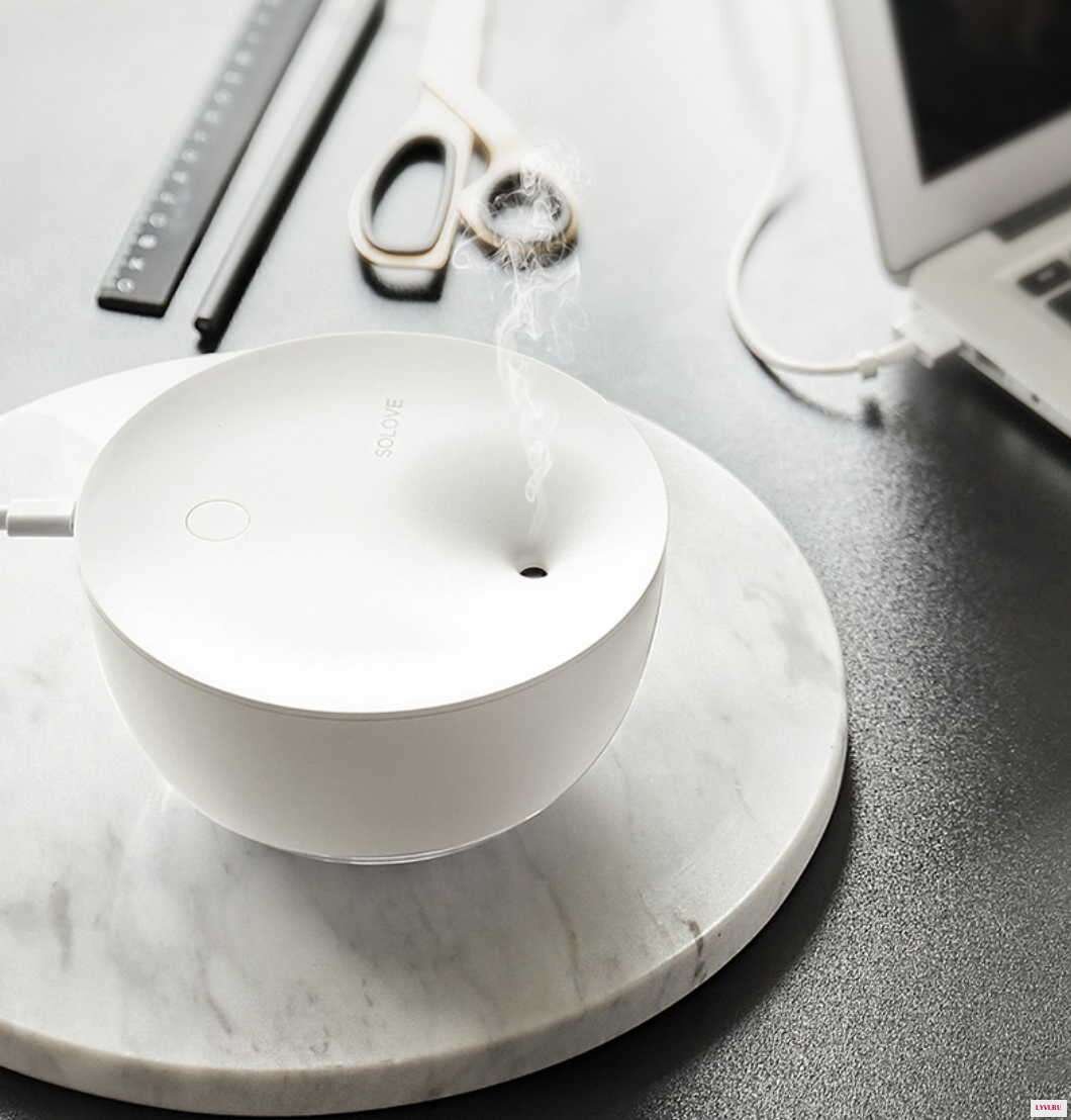 Два режима работы. 
Мягкая подсветка – может работать отдельно от увлажнителя.
Защита от работы без воды.
Вместительный резервуар, обеспечивающий 20 часов непрерывного увлажнения воздуха.
Емкость 500 мл
Низкий уровень шума до 30 дБ.
Выполнен в двух цветовых решениях (розовый и белый)