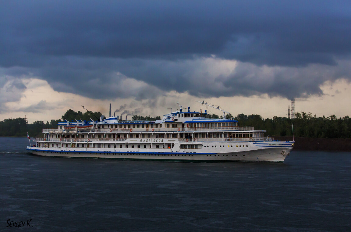 теплоход "А. Матросов", автор - Серж. К. источник фото - fleetphoto.ru