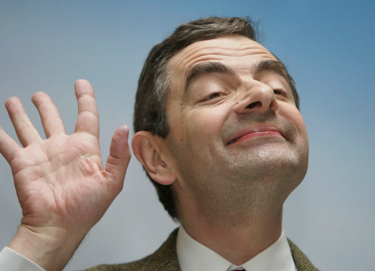 машет рукой мем. мем машет рукой. барак обама 2023. барак обама машет. мистер бин на пляже.