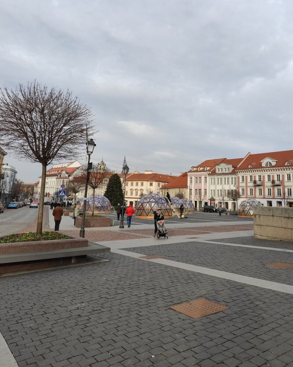 Немного пасмурно