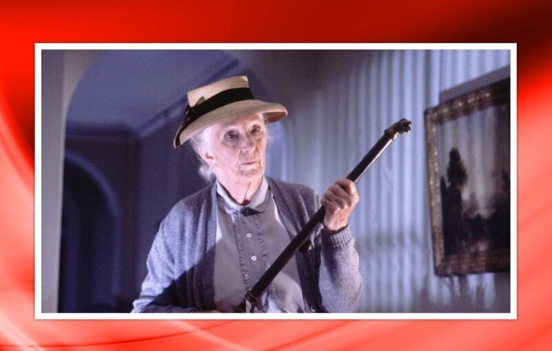 Джоан Хиксон    в сериале Мисс Марпл    Фото-кадр из фильма, коллаж мой.