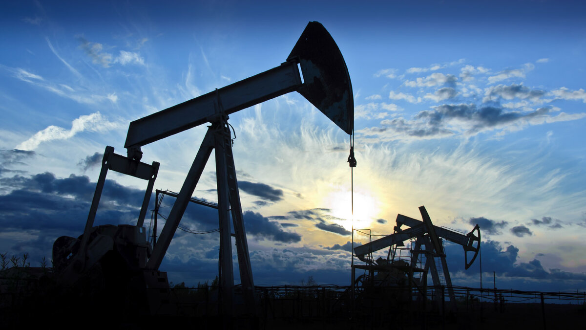 Нефть растет в цене весь май, но вот и количество вышек буровых в США сокращается (фото из открытых источников)