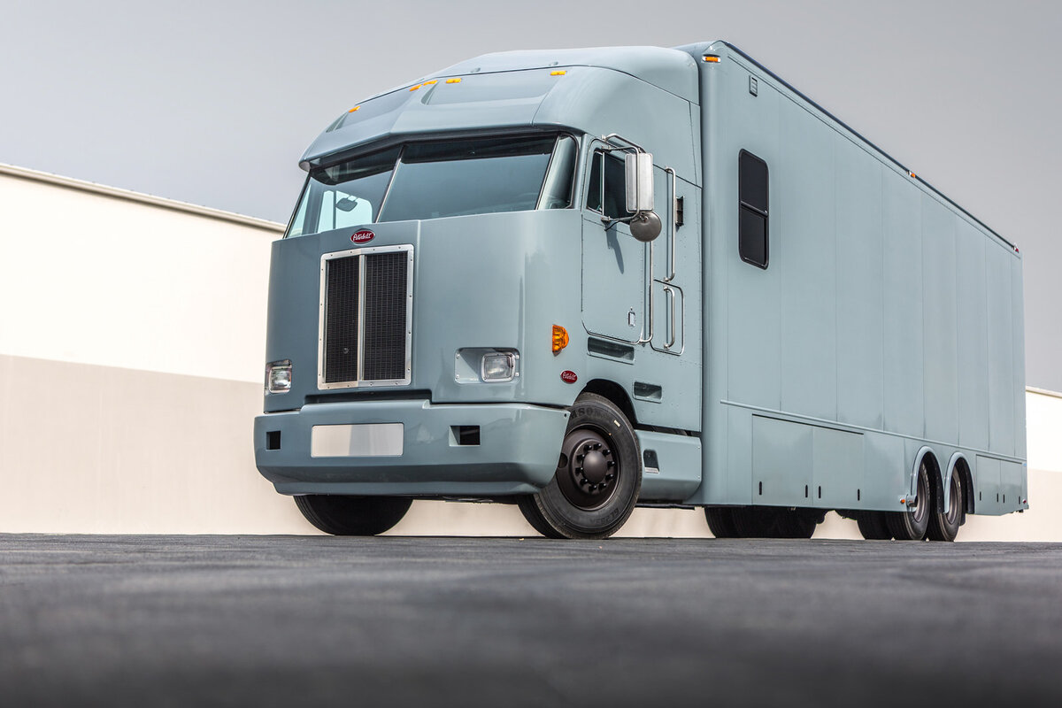 Бескапотные Грузовики Америки freightliner
