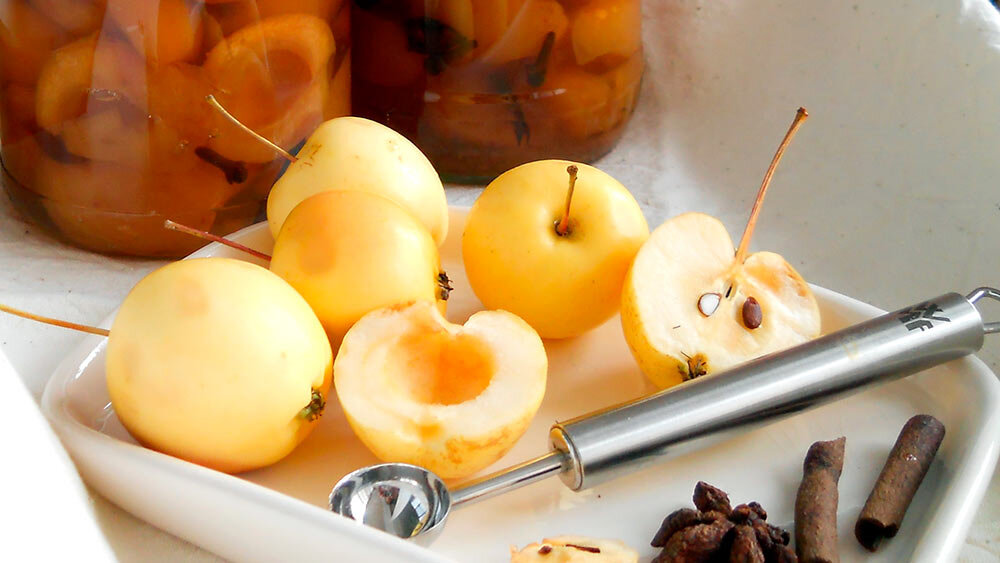 Вред печеных яблок для организма