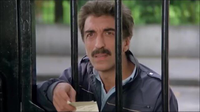 У советского посольства в Вене. (кадр из фильма)