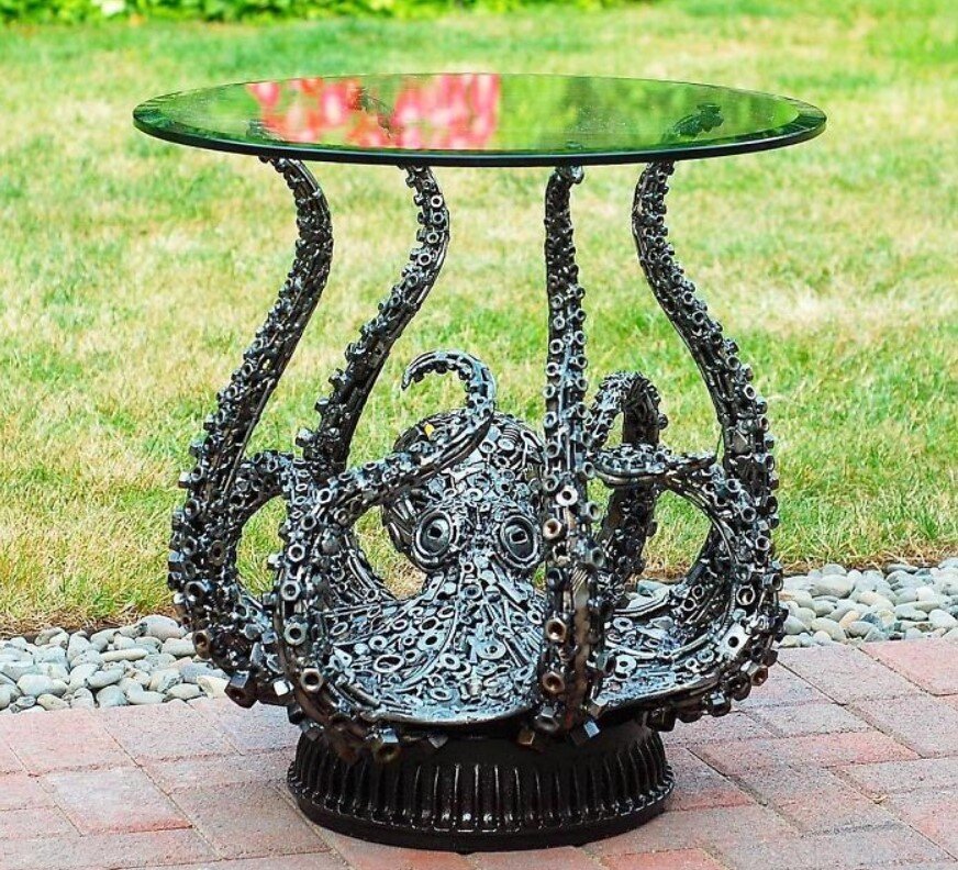 Журнальный стол "Осьминог" - необычный предмет интерьера, привлекающий к себе внимание 