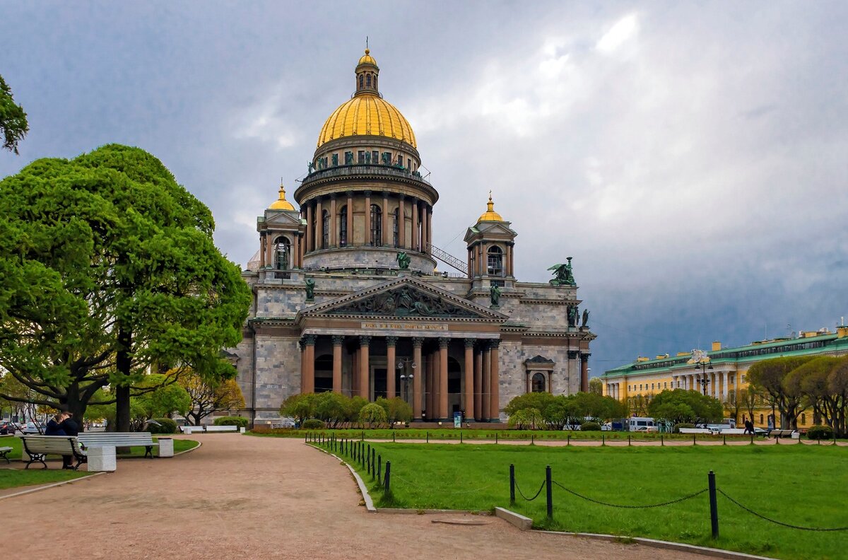 История храмов петербурга. Исаакиевский собор в Санкт-Петербурге. Исаа́киевский собо́р, Санкт-Петербург. Собор Исаакия Далматского Санкт-Петербурге. Исакиевский србор в Санк питербурге.