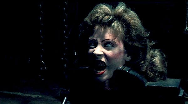 Кадр из фильма "Evil Dead - 2" - 1987 года выпуска. 