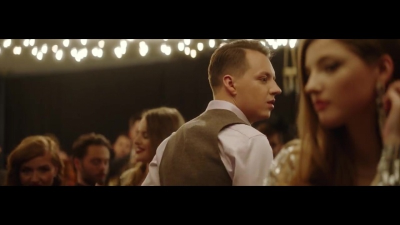 Кадр из клипа.