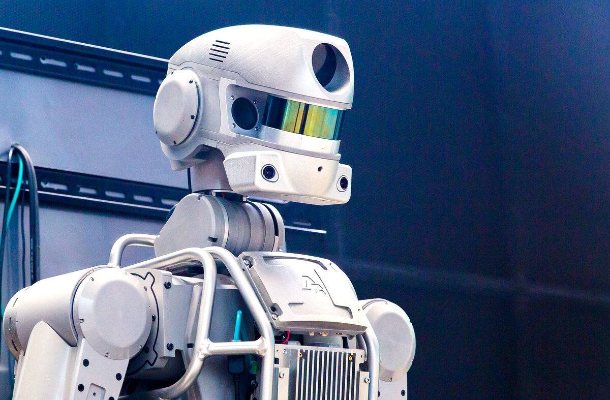 Робот FEDOR. Выглядит лучше чем работает. 