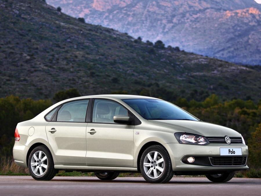 Volkswagen polo sedan (2010)