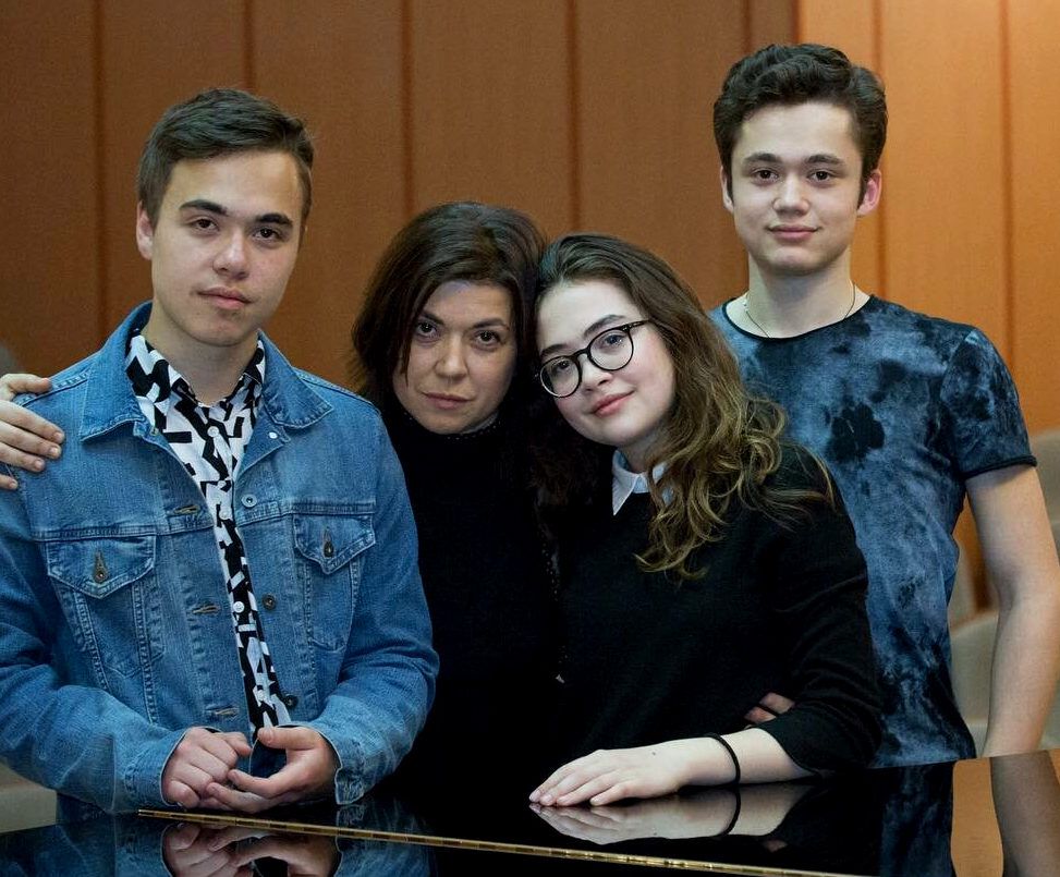 Екатерина сканави и евгений стычкин фото Как выглядят жёны и дети талантливого актёра Евгения Стычкина Интересное со всег