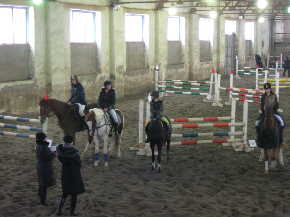 Мои первые соревнования на Виртуозе (стоим посередине). 