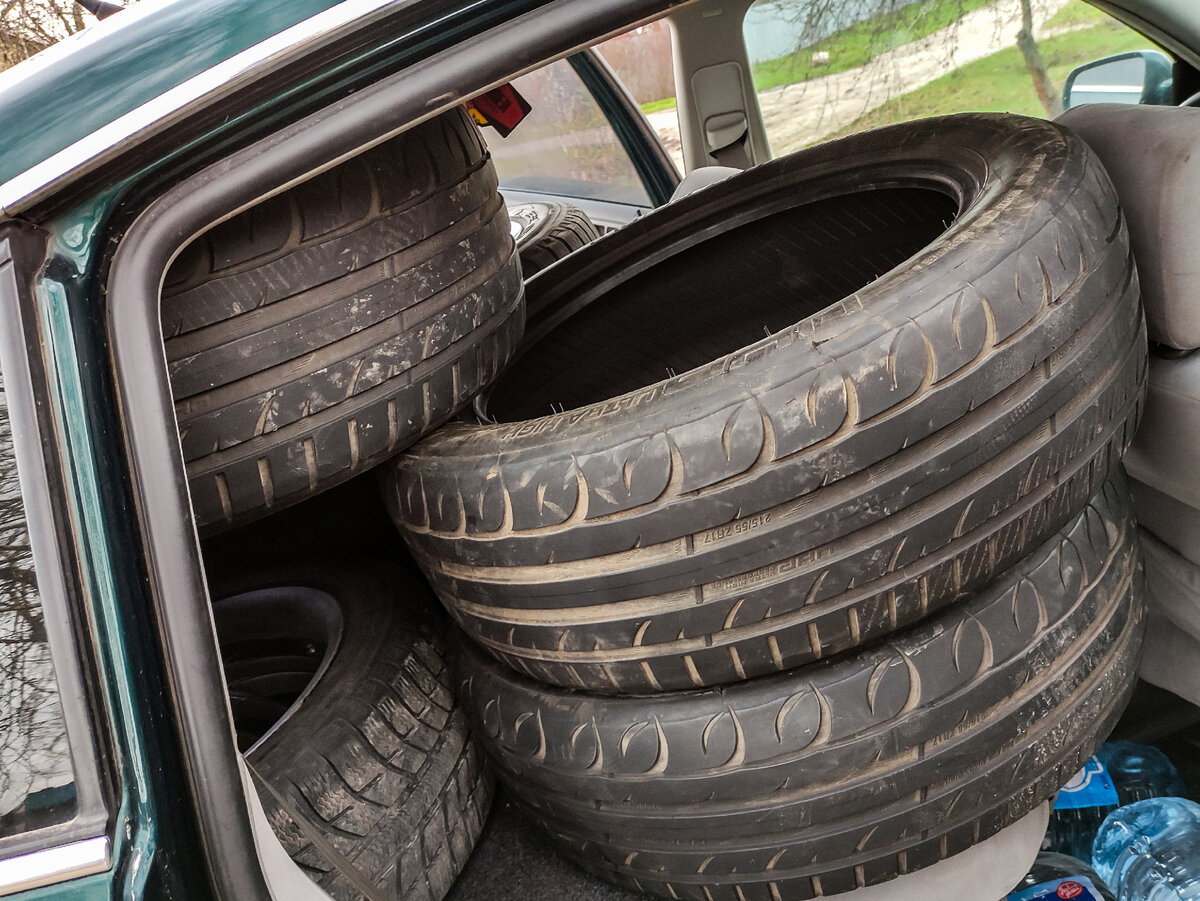 Комплект летней резины, который достался мне практически за бесценок, при этом на сезон такого точно хватит