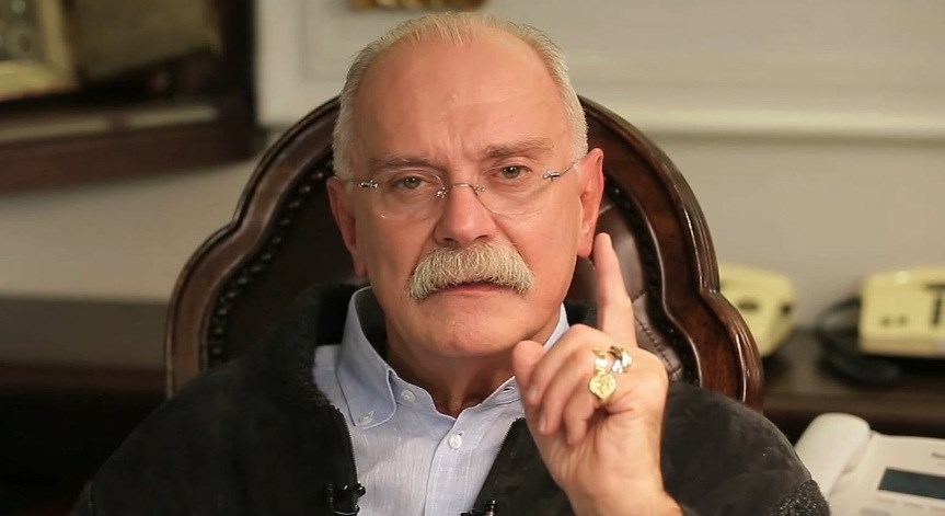 Никита Михалков. Кадр из передачи "Бесогон"