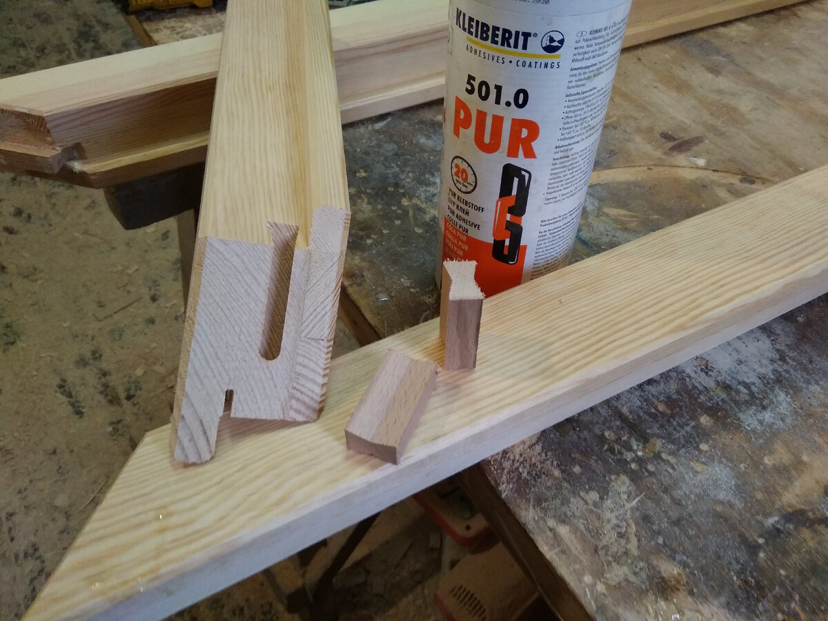 Примеры использования клея в столярке, листайте вбок. На этом фото - сборка на шпонку-бабочку