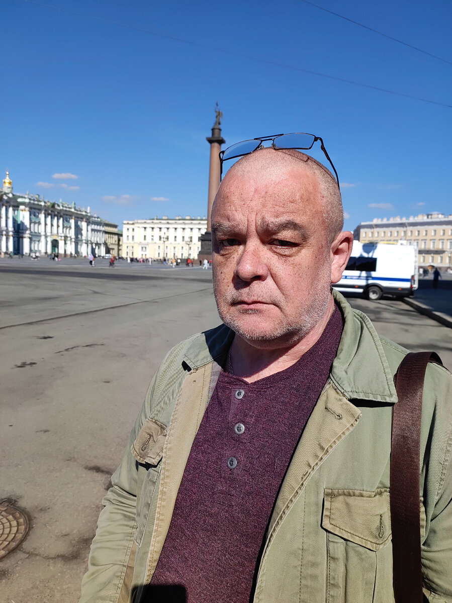 Михаил Щипоников. Дворцовая пл. апрель 2022 г.