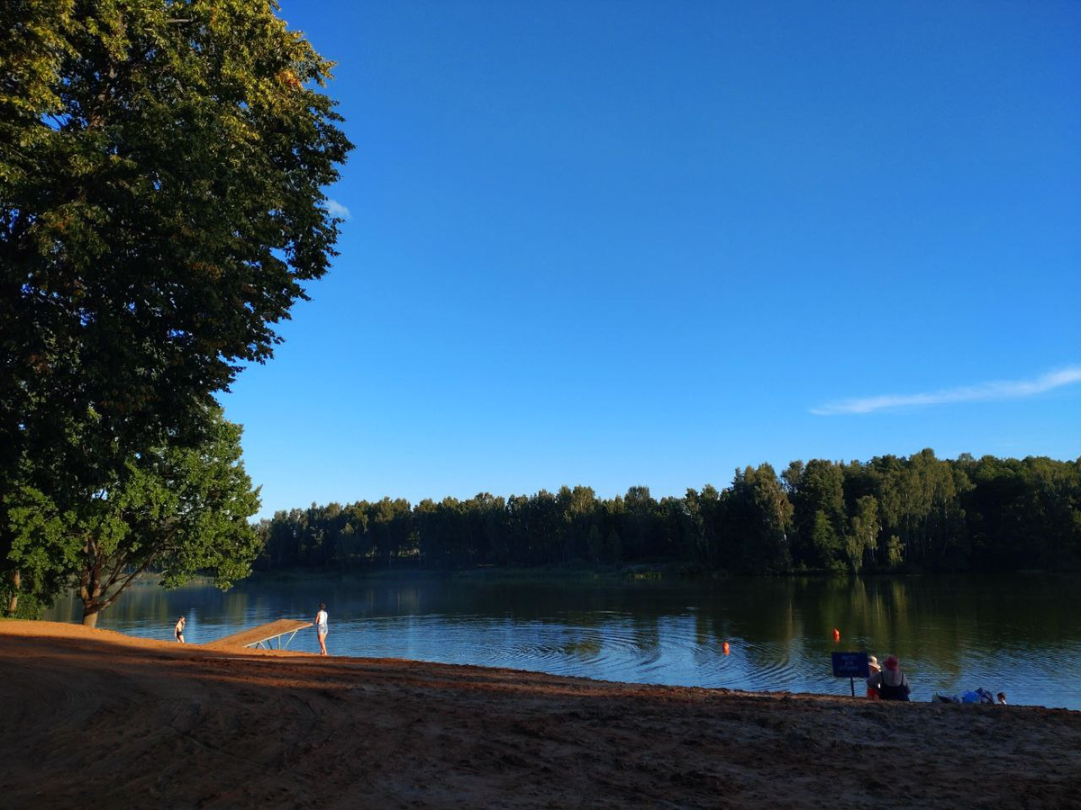 Озеро в нашем поселке. Просто красивая фотография.