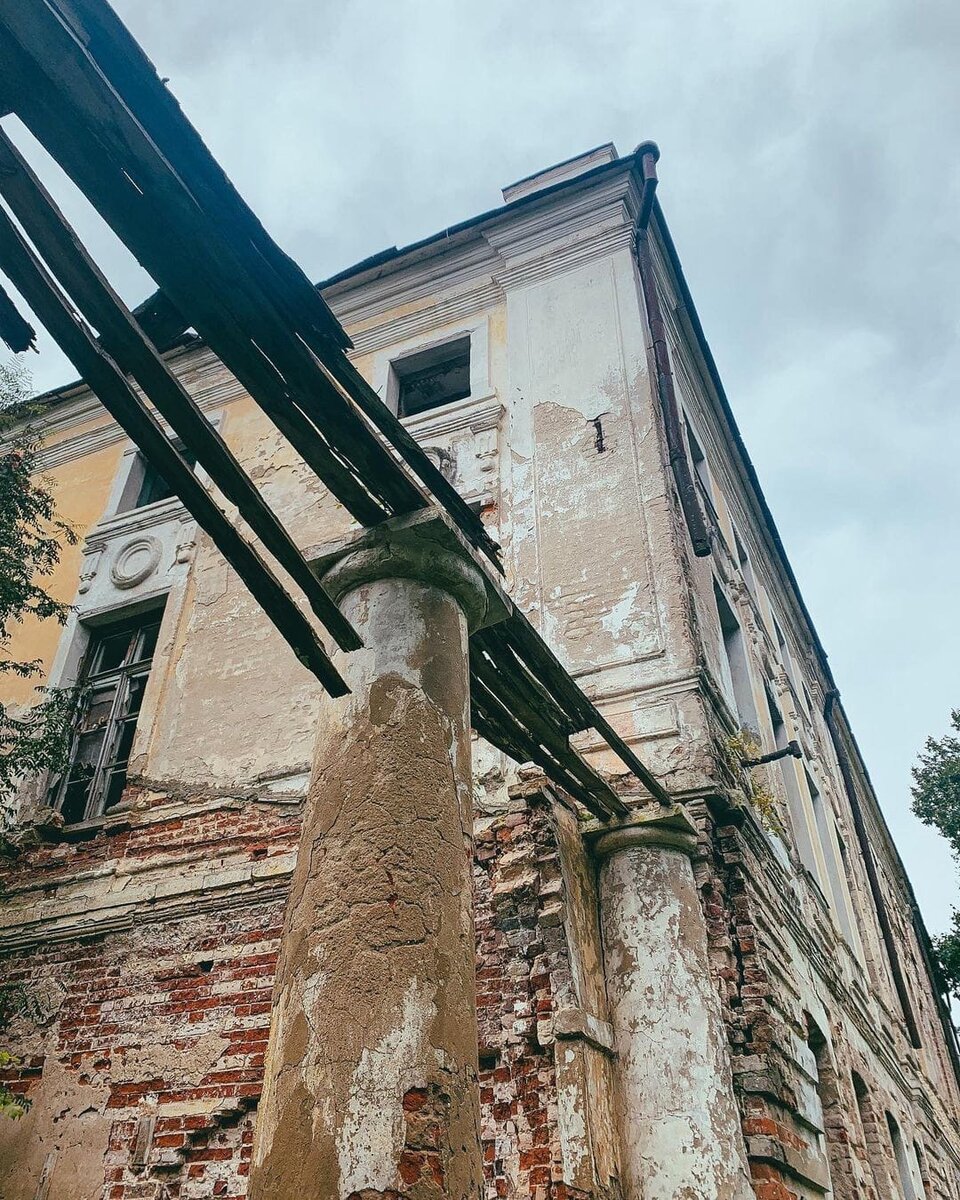 Проклятье Полторацких. Заброшенная усадьба в Грузинах.Что сохранилось  внутри. | Турист Экзорцист | Дзен