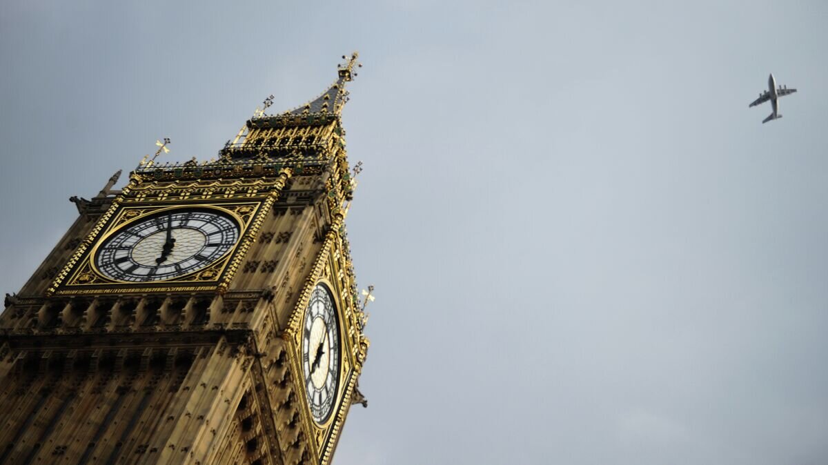    Часовая башня "Биг Бен" Вестминстерского дворца в Лондоне© РИА Новости / Владимир Астапкович
