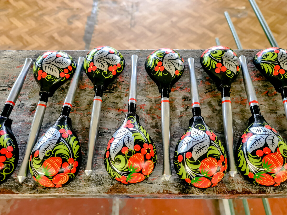 Ложки прошли процесс лужения и росписи (фото автора)