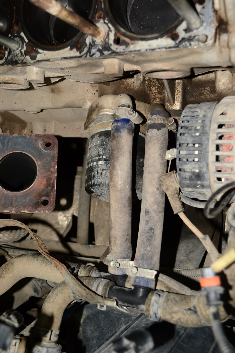 На фото отсутствует ГБЦ. Доступ к теплообменнику в этом случае лучше , но Вам Я советую начать именно с него.