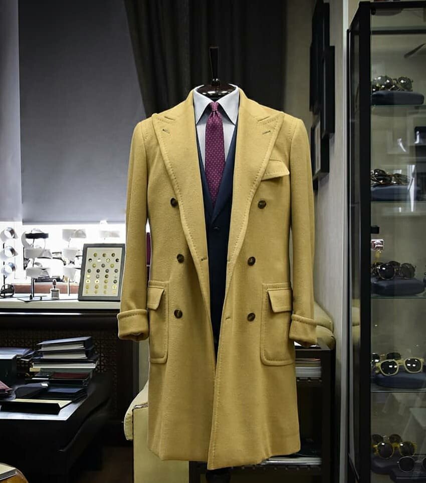 Классическое пальто поло из 100% верблюжьей шерсти. Познакомиться с экземпляром вживую можно в нашей мастерской в Лялином переулке